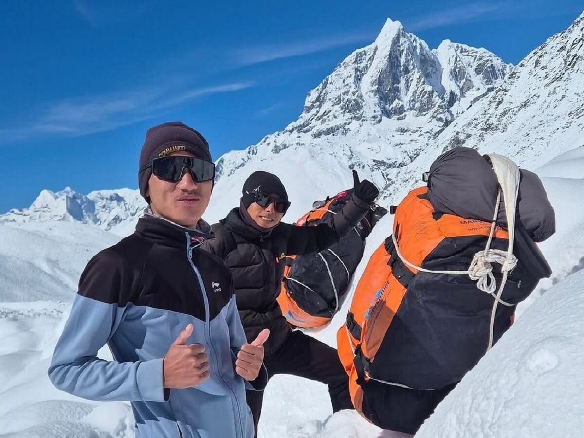 everest trek porter